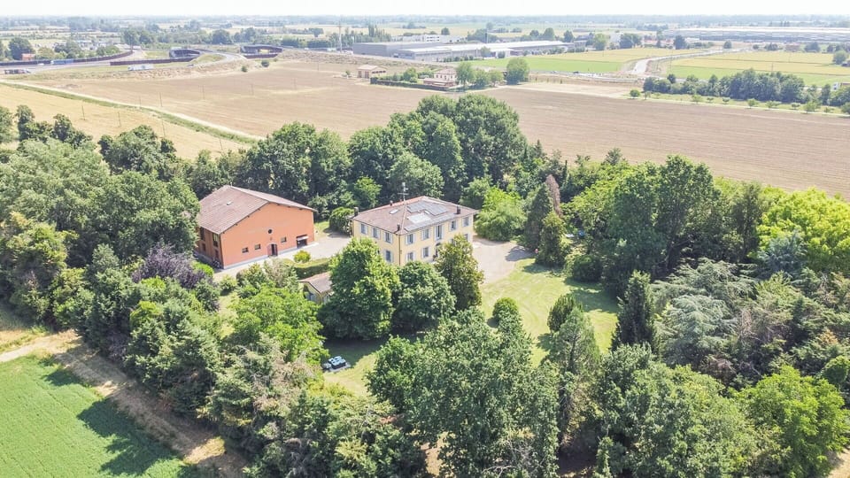 Activities, Amenities, Building Exterior, Kitchen, Outdoor, Pool, Spring, Summer, Wellness