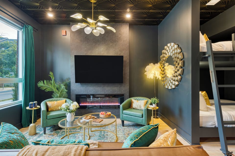 Sit back and relax. (Lischey Loft)