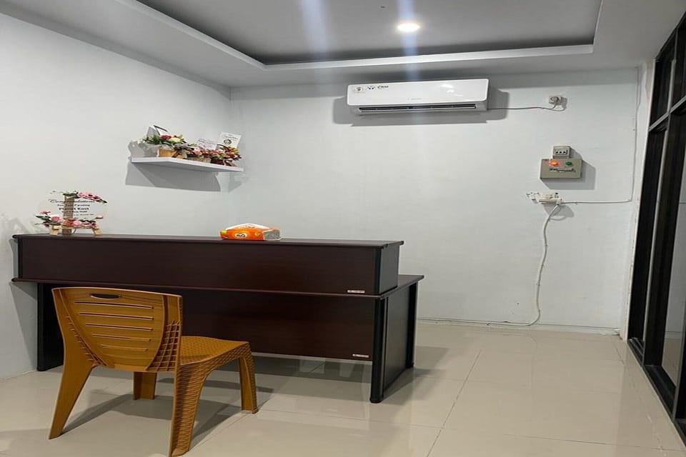 Entrance / Reception