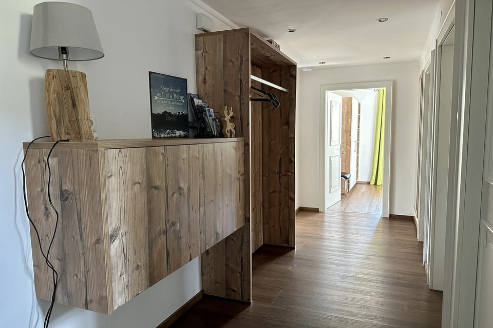 Entrance / Reception