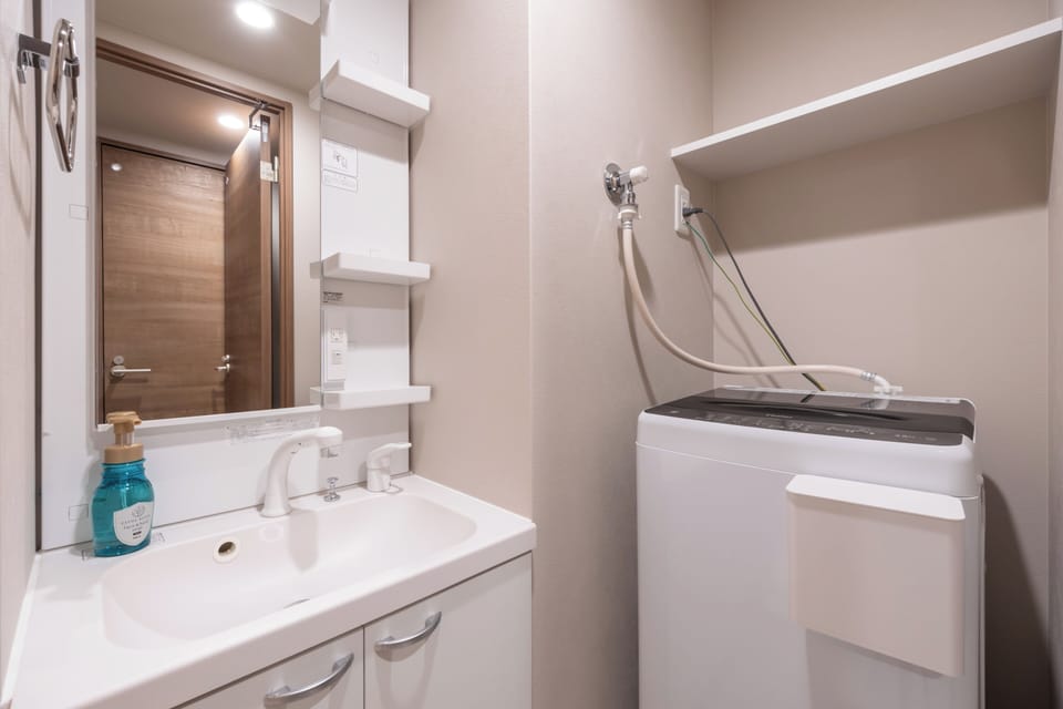 Standard Apartment, Non Smoking, Lanai | Bathroom | Separate tub and shower, free toiletries, hair dryer, slippers