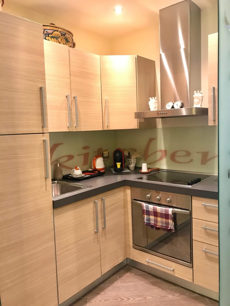 Deluxe Triple Room, Balcony, Sea View | Private kitchen | Espresso maker, coffee/tea maker, electric kettle, coffee grinder