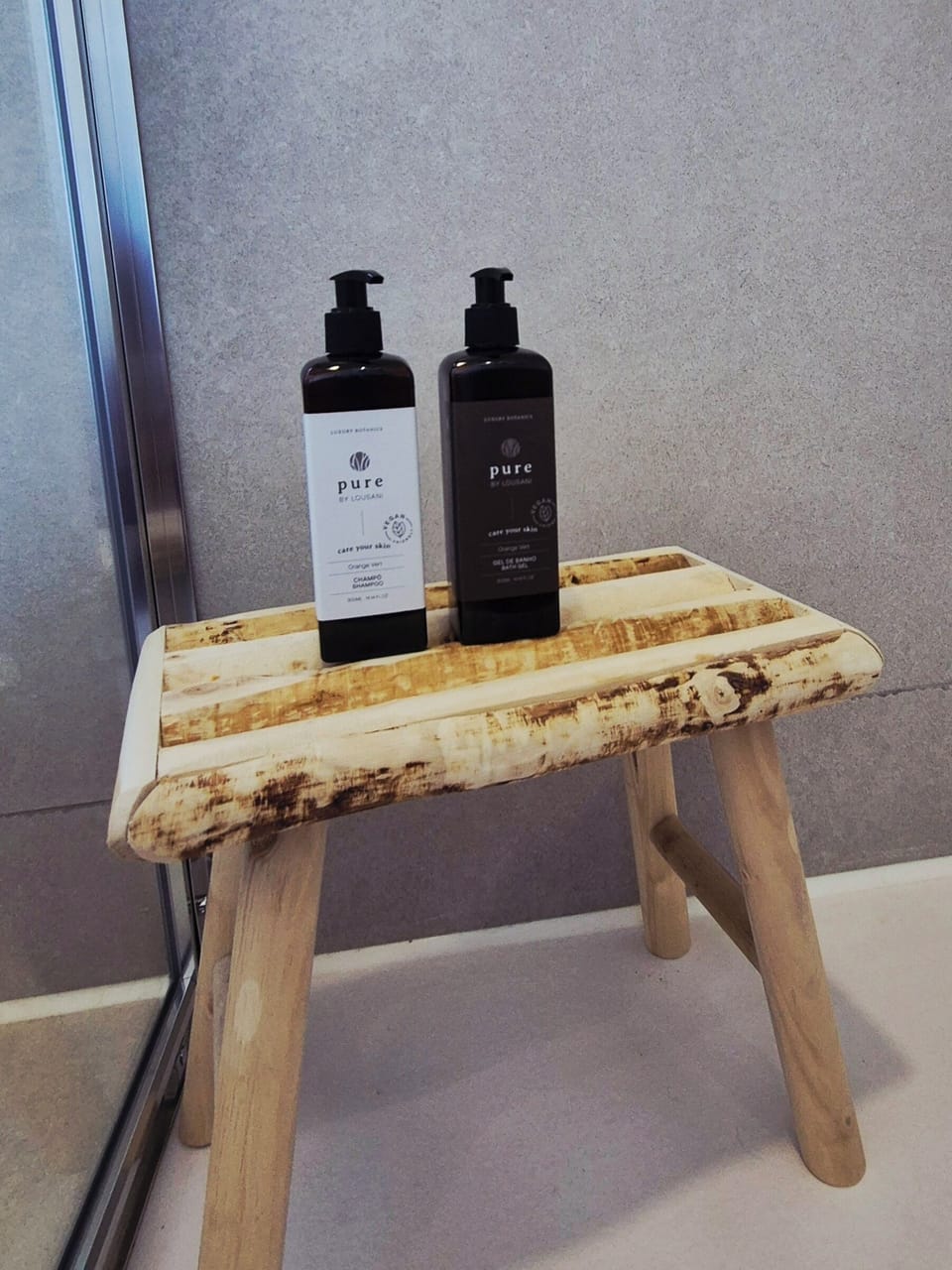 Standard Twin Room, Courtyard View | Bathroom amenities | Soap, shampoo, toilet paper