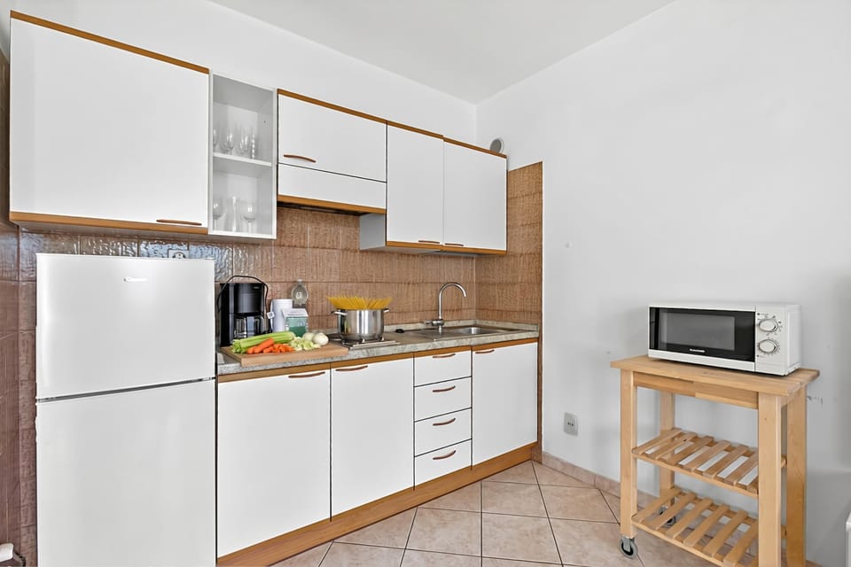 Family Apartment, 1 Bedroom, Balcony (Lagotissimo 17) | Private kitchen