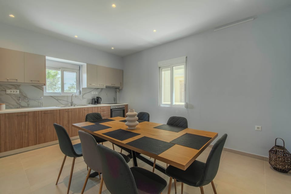 House, Sea View | Dining