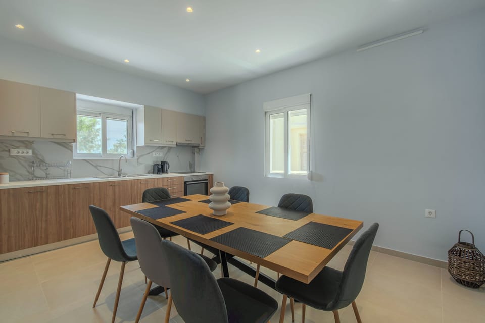 House, Sea View | Dining room