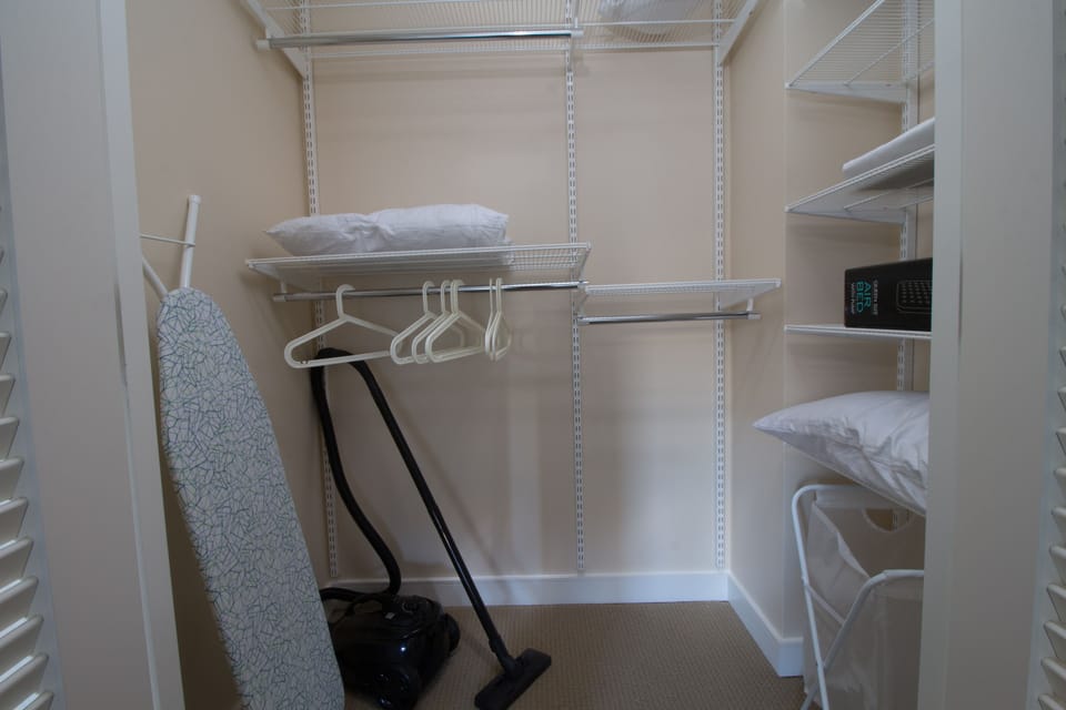 Premium Apartment, 2 Bedrooms, 2 Bathrooms, City View | Room amenity