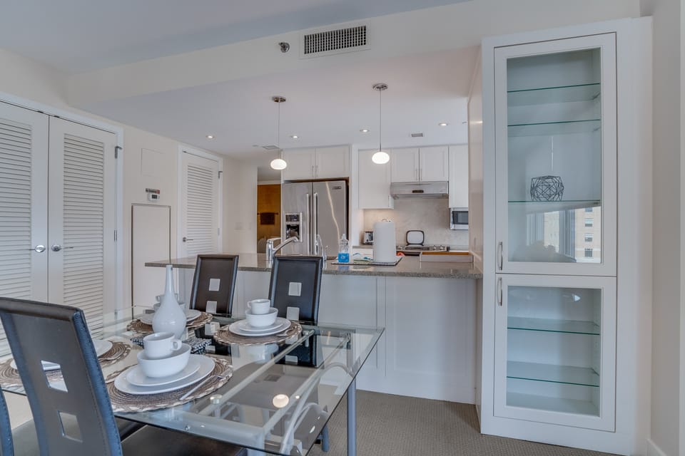 Premium Apartment, 2 Bedrooms, 2 Bathrooms, City View | Living area | 40-inch LCD TV with digital channels, TV, Netflix