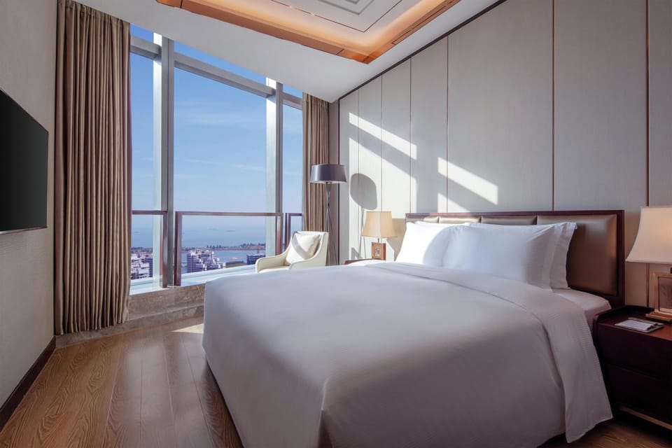 King Two Bedroom Apartment Ocean View | Premium bedding, down comforters, minibar, in-room safe
