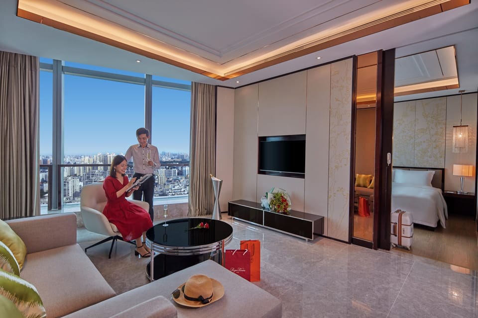 King One Bedroom Deluxe Apartment | Premium bedding, down comforters, minibar, in-room safe