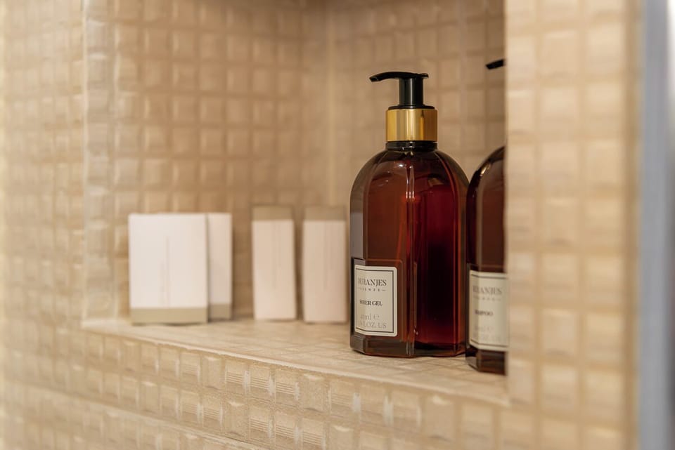 Classic Single Room | Bathroom amenities | Shower, hair dryer, towels, soap