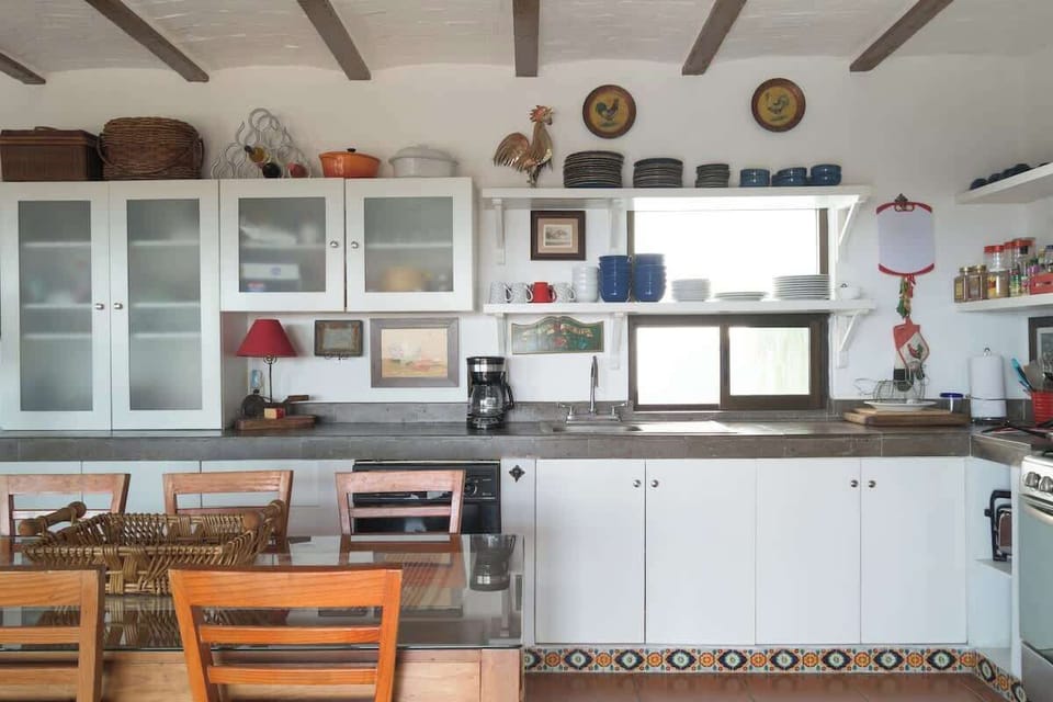 Family Villa, 5 Bedrooms, Private Pool, Lake View | Private kitchen | Toaster
