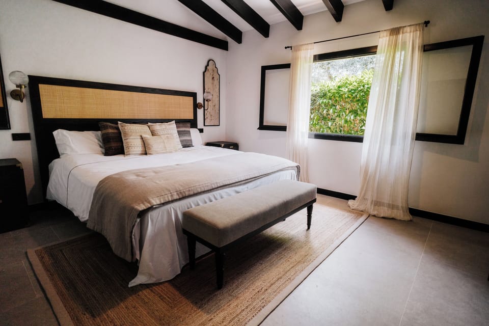 Deluxe Double Room | Egyptian cotton sheets, premium bedding, down comforters
