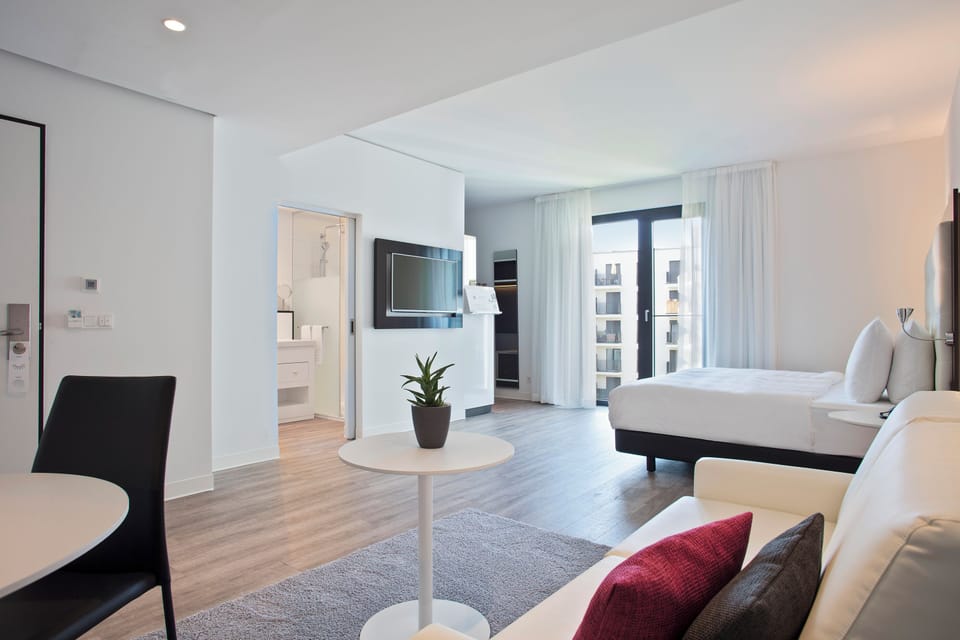 Hypo-allergenic bedding, free minibar, in-room safe, desk