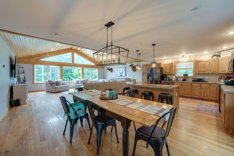 House (4 Bedrooms) | Interior