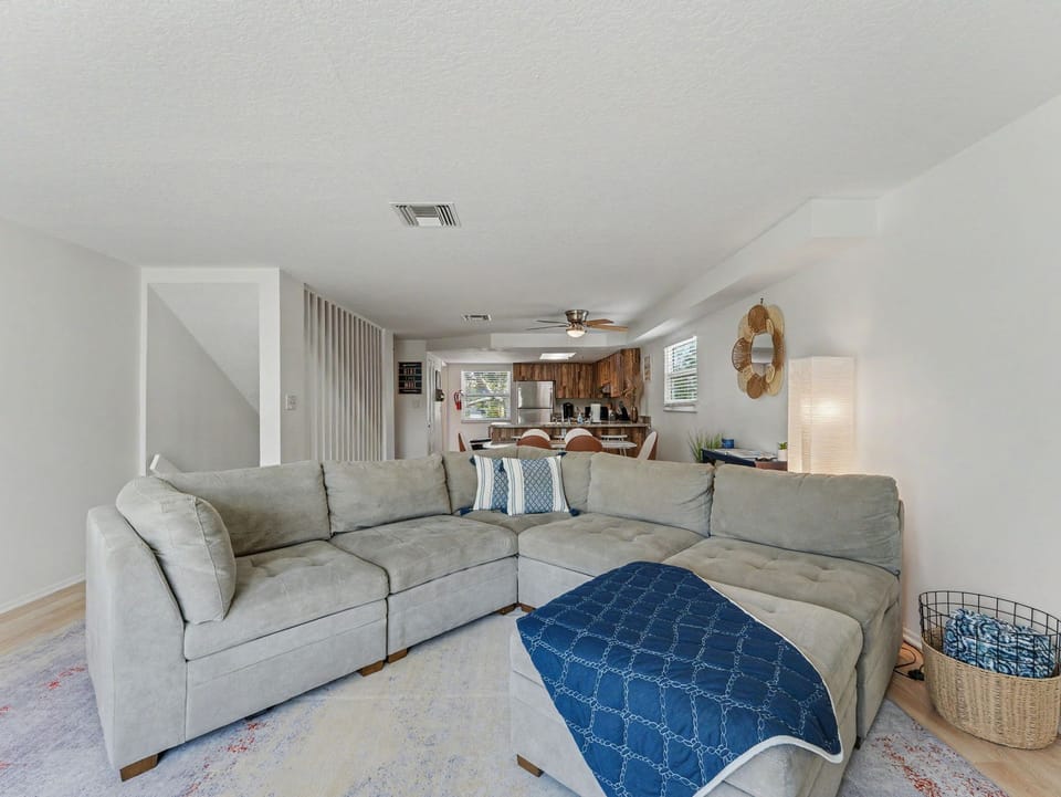 Living Area - 2nd Level