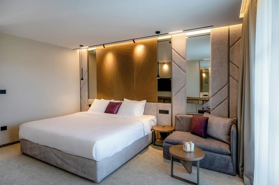Deluxe Double Room, Balcony, City View | Minibar, desk, WiFi (free)