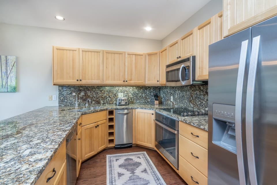 Townhome, 3 Bedrooms | Private kitchen