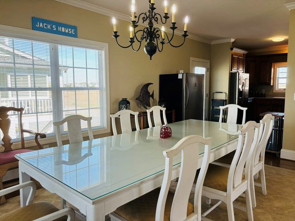 House, 4 Bedrooms | Dining