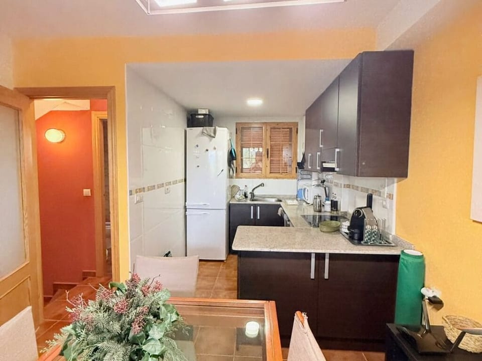 Bungalow, 3 Bedrooms, Fireplace | Interior