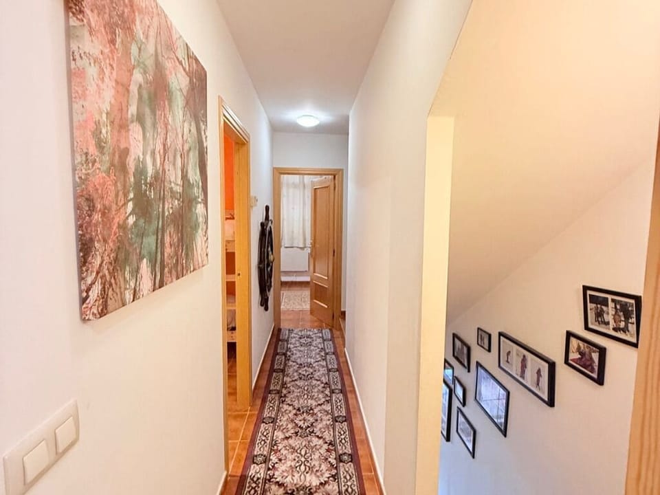 Bungalow, 3 Bedrooms, Fireplace | Interior