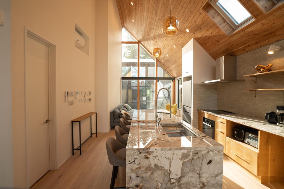 Luxury Chalet, 4 Bedrooms | Private kitchen | Fridge, microwave, oven, stovetop