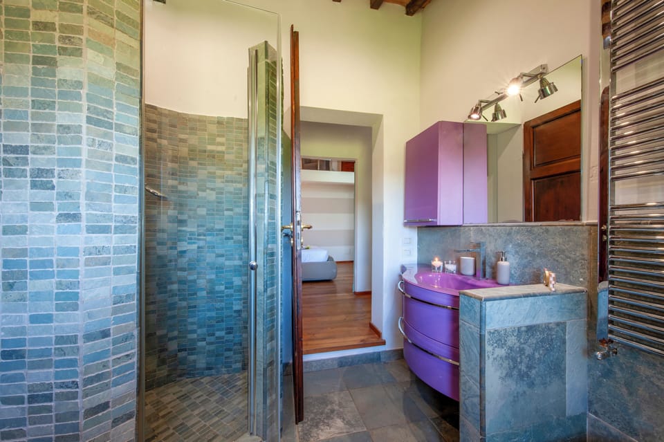 House (2 Bedrooms) | Bathroom | Shower, bidet