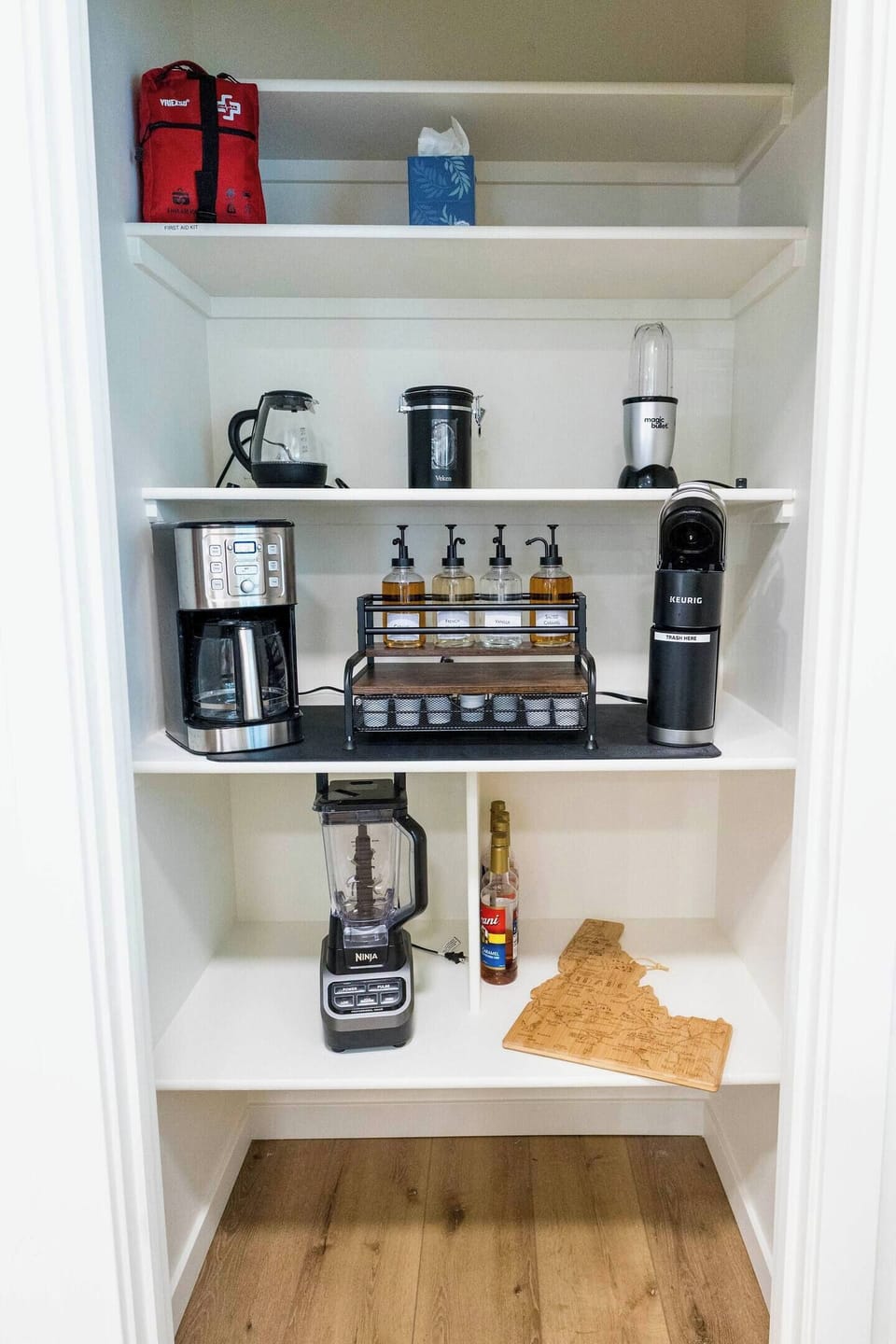 Coffee bar with to coffee machines and syrups 