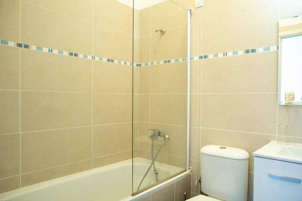Double or Twin Room, Partial Sea View | Bathroom | Free toiletries, hair dryer, towels