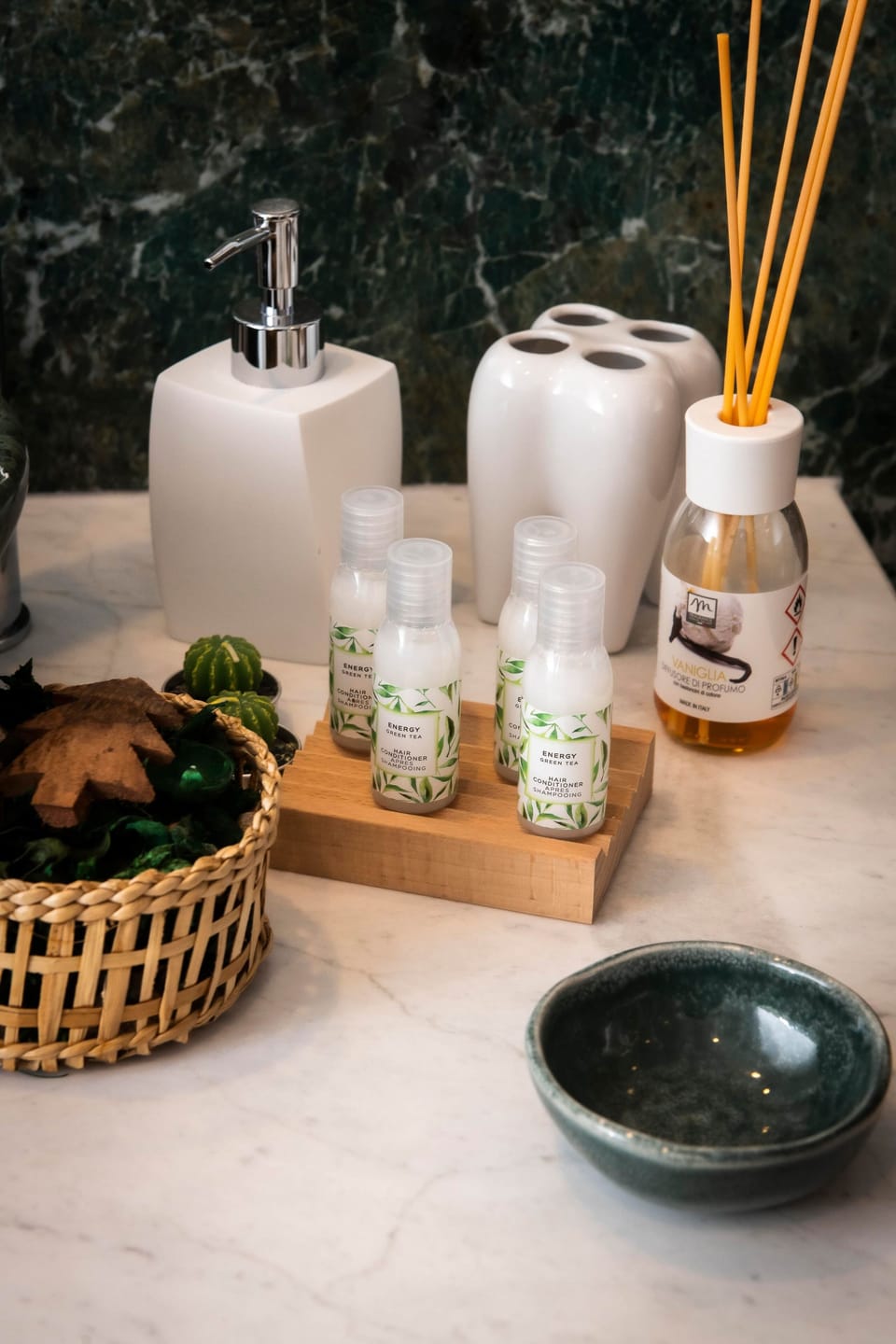 Bathroom amenities