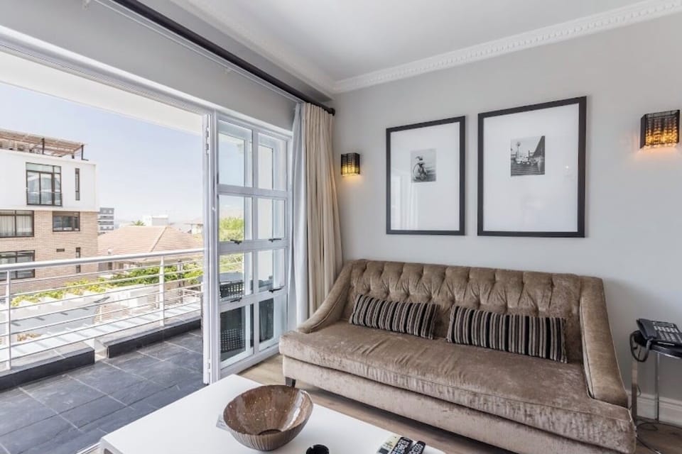 Apartment, 2 Bedrooms, Accessible, Balcony | Living area