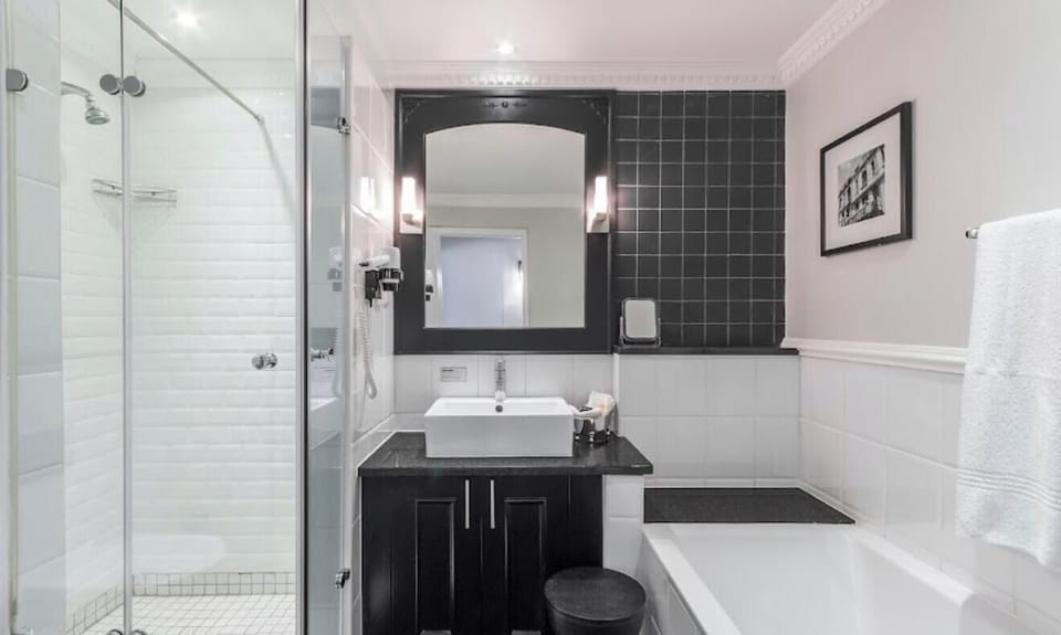 Apartment, 1 Bedroom, Accessible, Private Pool | Bathroom