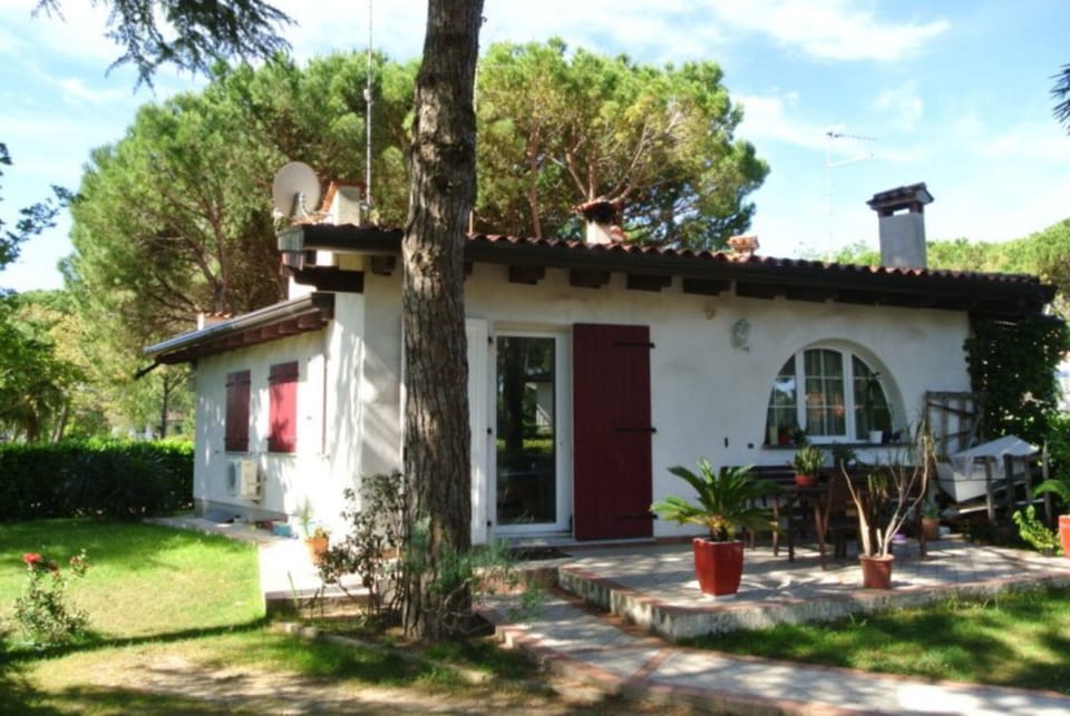 Apartment, 2 Bedrooms, Patio, Garden View | Front of property