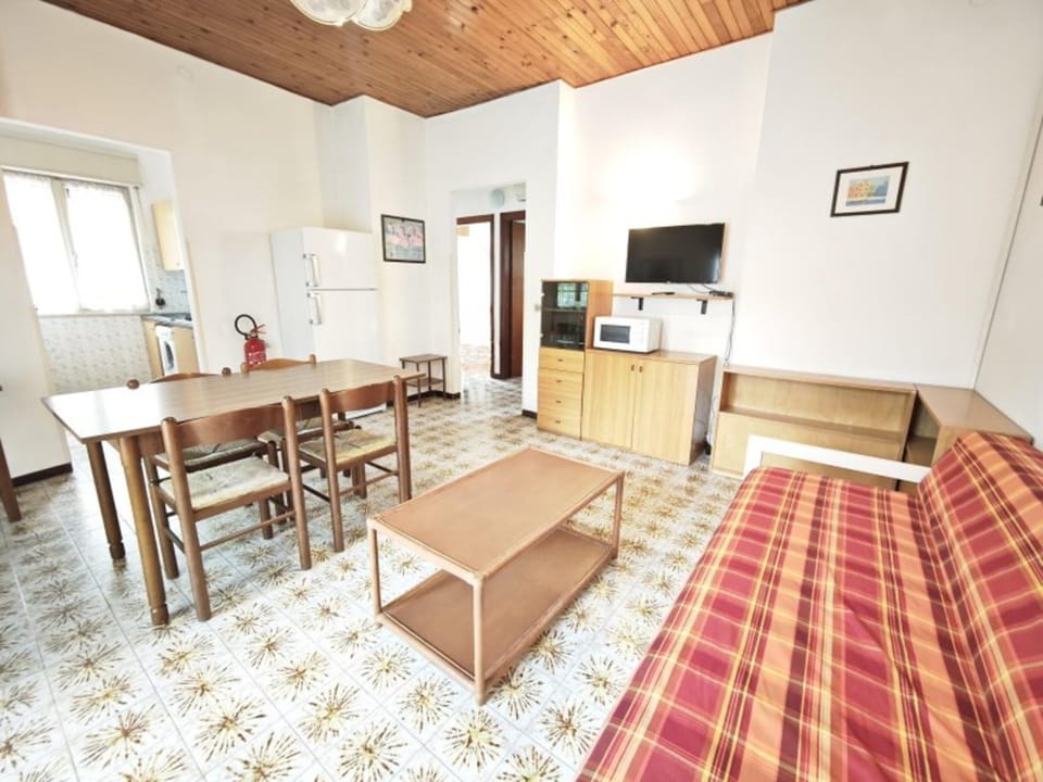 Apartment, 3 Bedrooms, Patio, Garden View | Room amenity