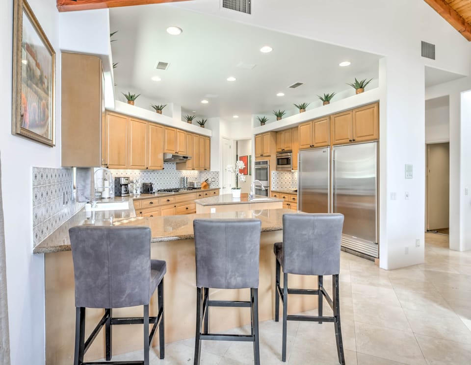 Group vacation rental kitchen palm springs