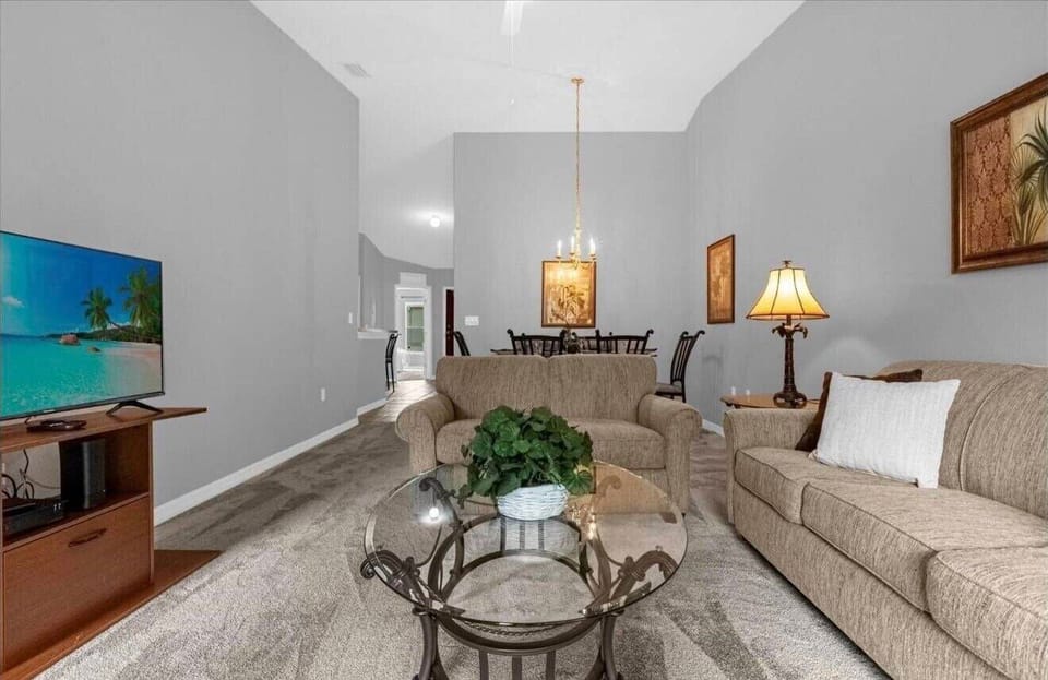 Communal lounge / TV room,Living Room