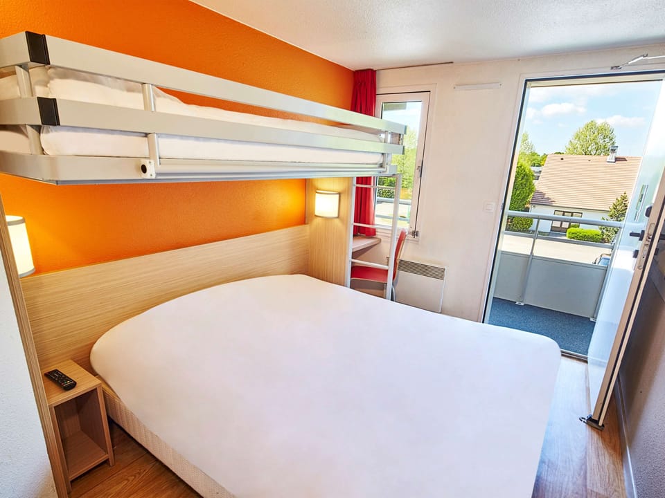 Standard Room, Multiple Beds (1 Double and 1 Single bed) | Desk, soundproofing, free cribs/infant beds, free WiFi