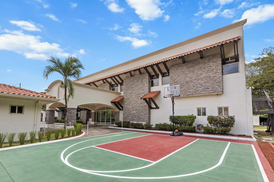 Sport court