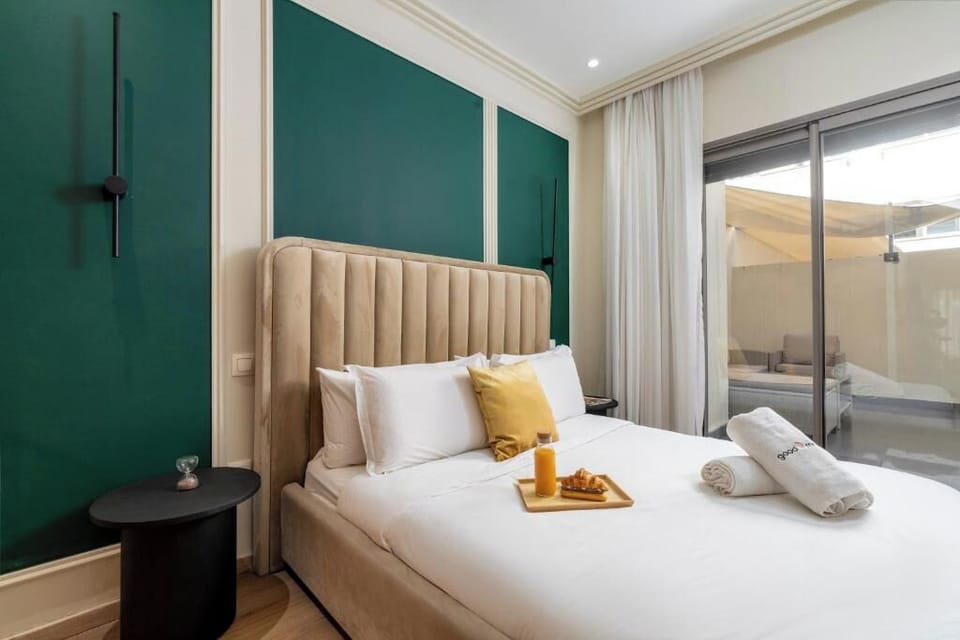 WiFi (free), bed sheets