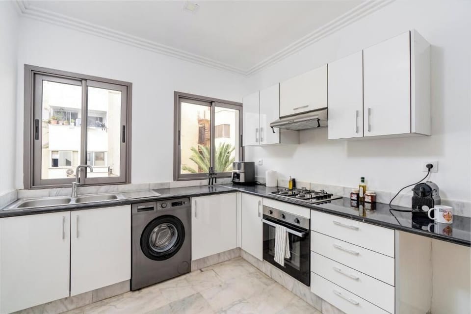 Apartment, Balcony, City View | Private kitchen
