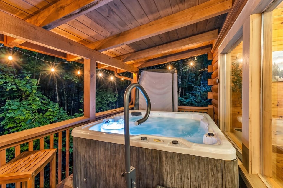 Indoor spa tub