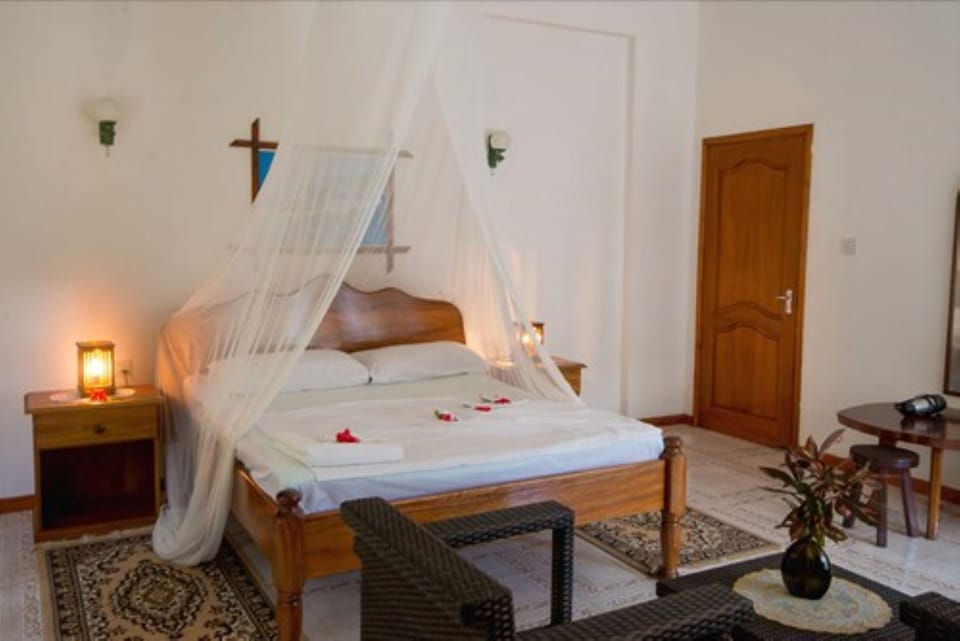 Superior Triple Room | Minibar, iron/ironing board (on request), WiFi (free)