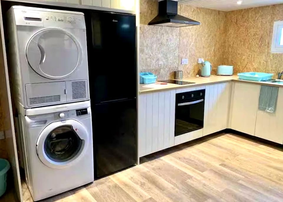 Comfort Tent, Garden View | Private kitchen | Electric kettle
