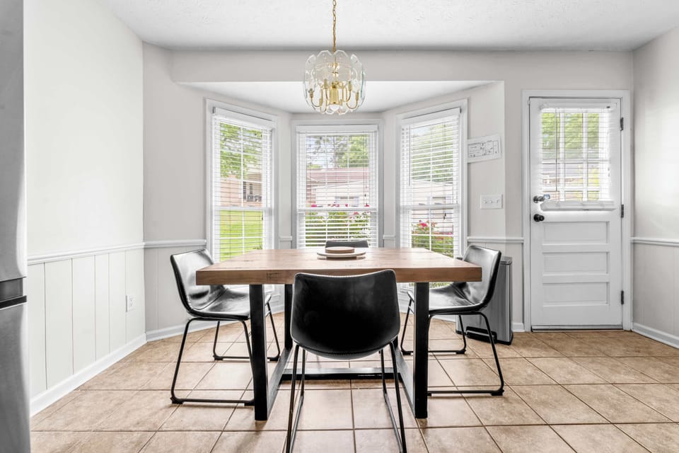 Space to spread out, dine, or answer a few emails.