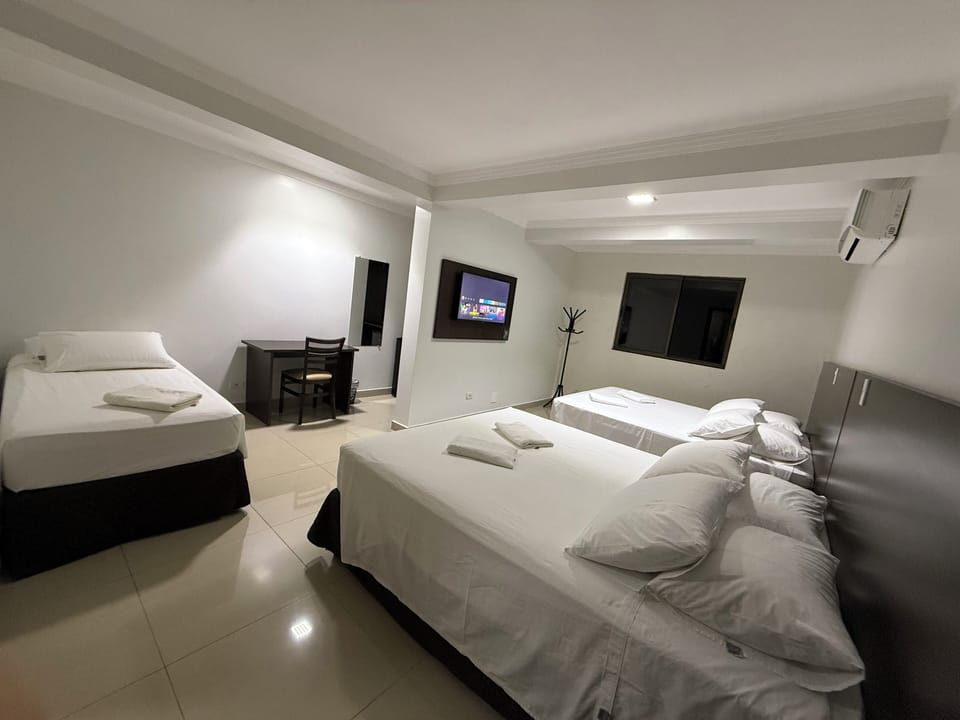 Executive Room | Minibar, in-room safe, blackout drapes, soundproofing