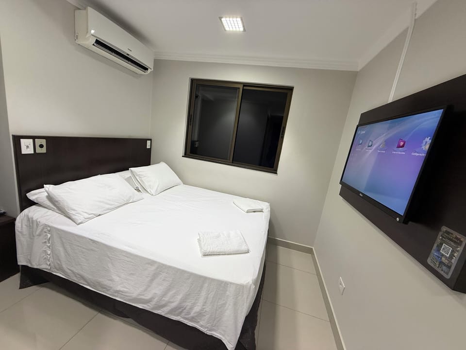 Deluxe Double Room | Minibar, in-room safe, blackout drapes, soundproofing