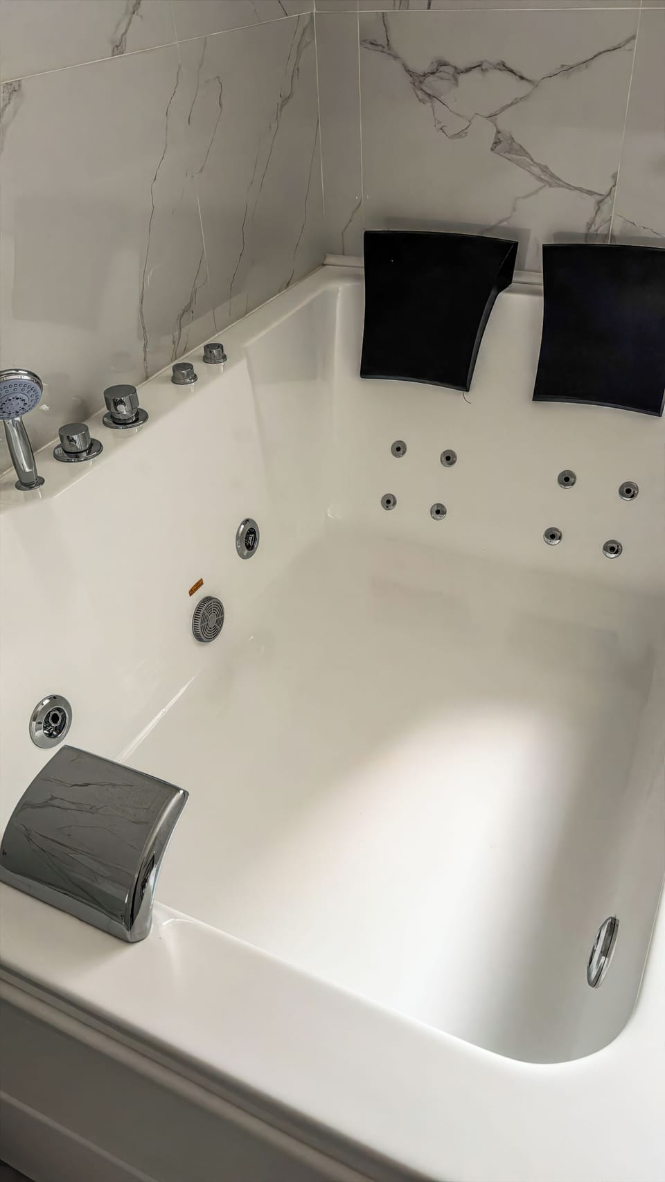 Double or Twin Room | Bathroom