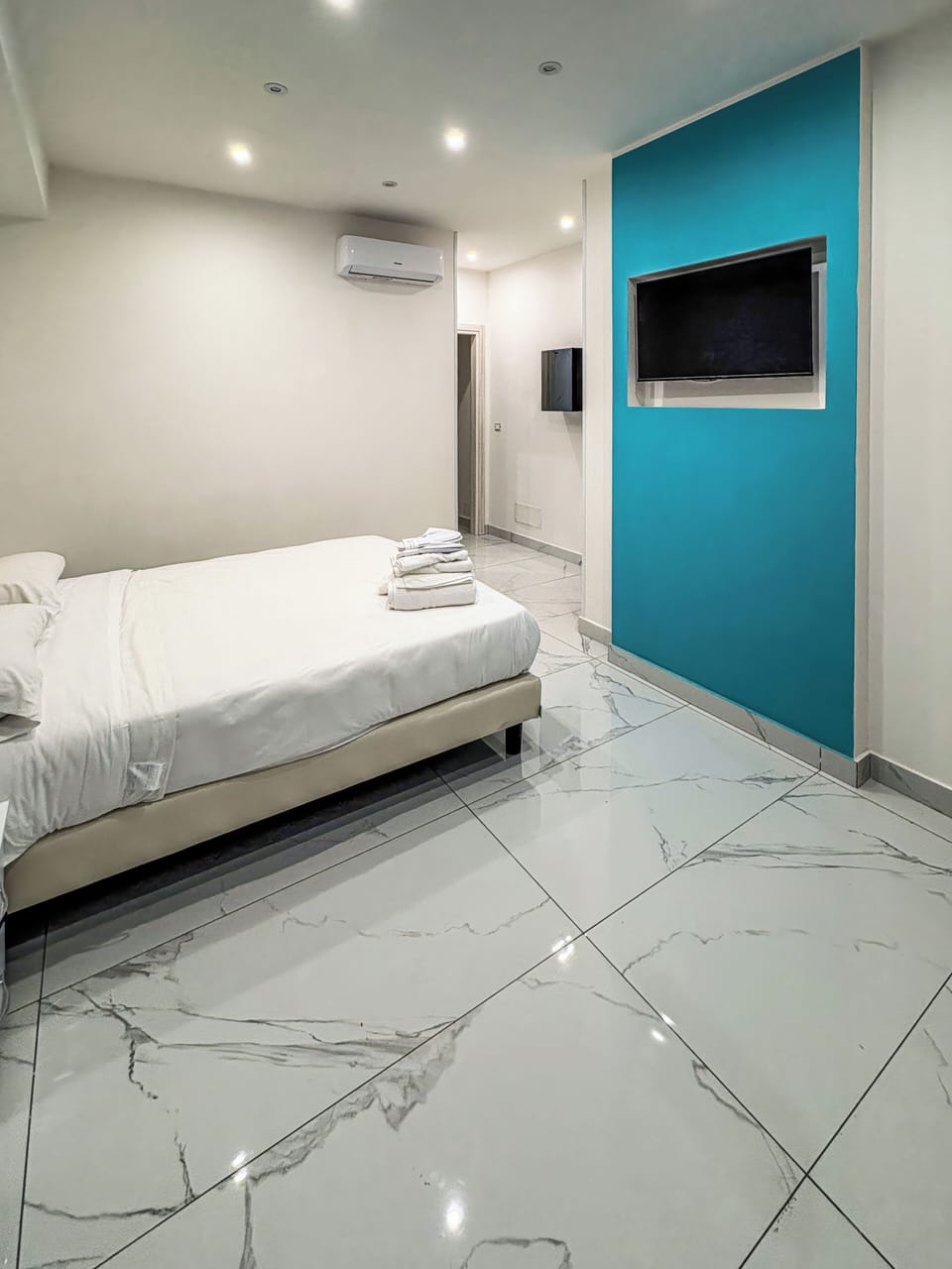Double or Twin Room | Free WiFi