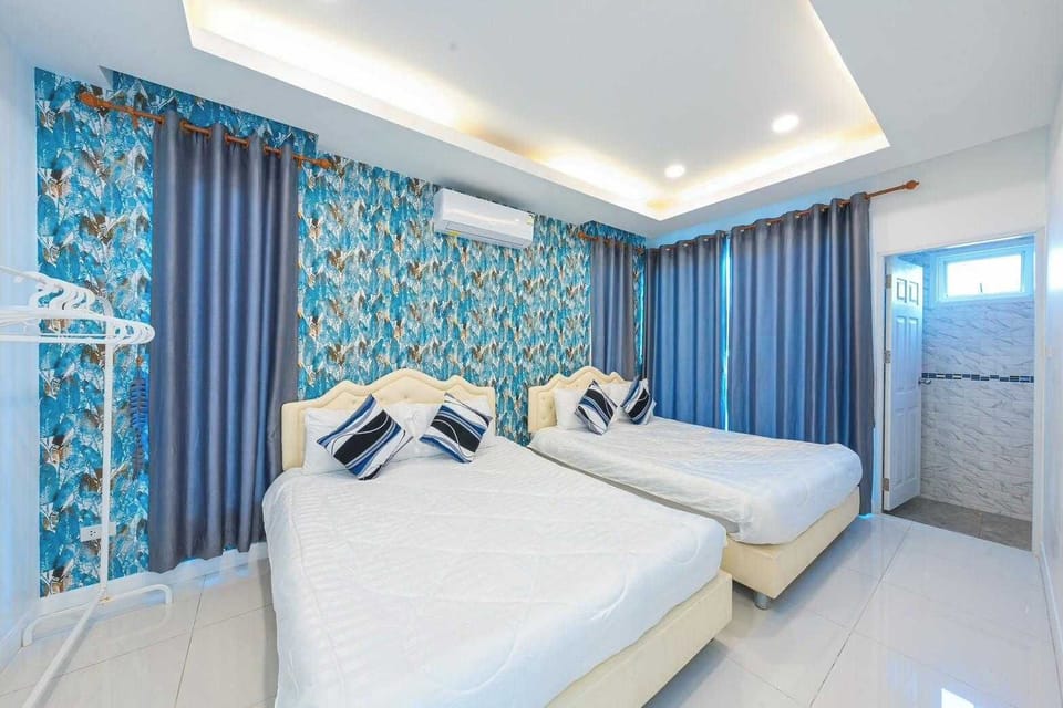 Family Three-bedroom pool Villa | Desk, WiFi (free), bed sheets