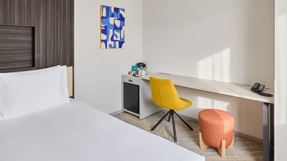 Standard Room (Extra Floor Space) | Down comforters, in-room safe, desk, laptop workspace